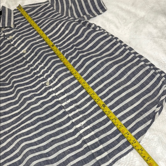 J.Crew M SIZE Men's Striped grey and White Shirt
💯% Linen - Picture 8 of 9